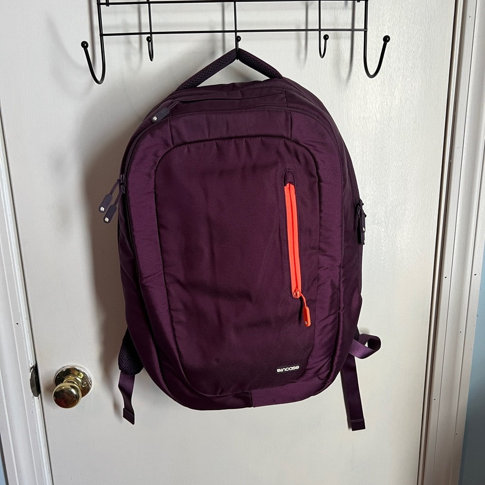 Invade laptop backpack